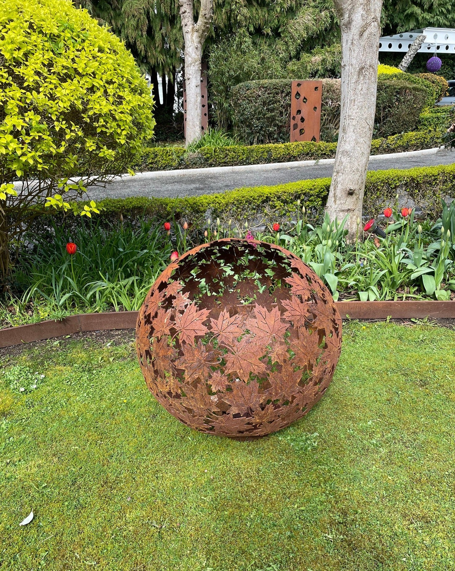 Corten leaf sphere - Image 5