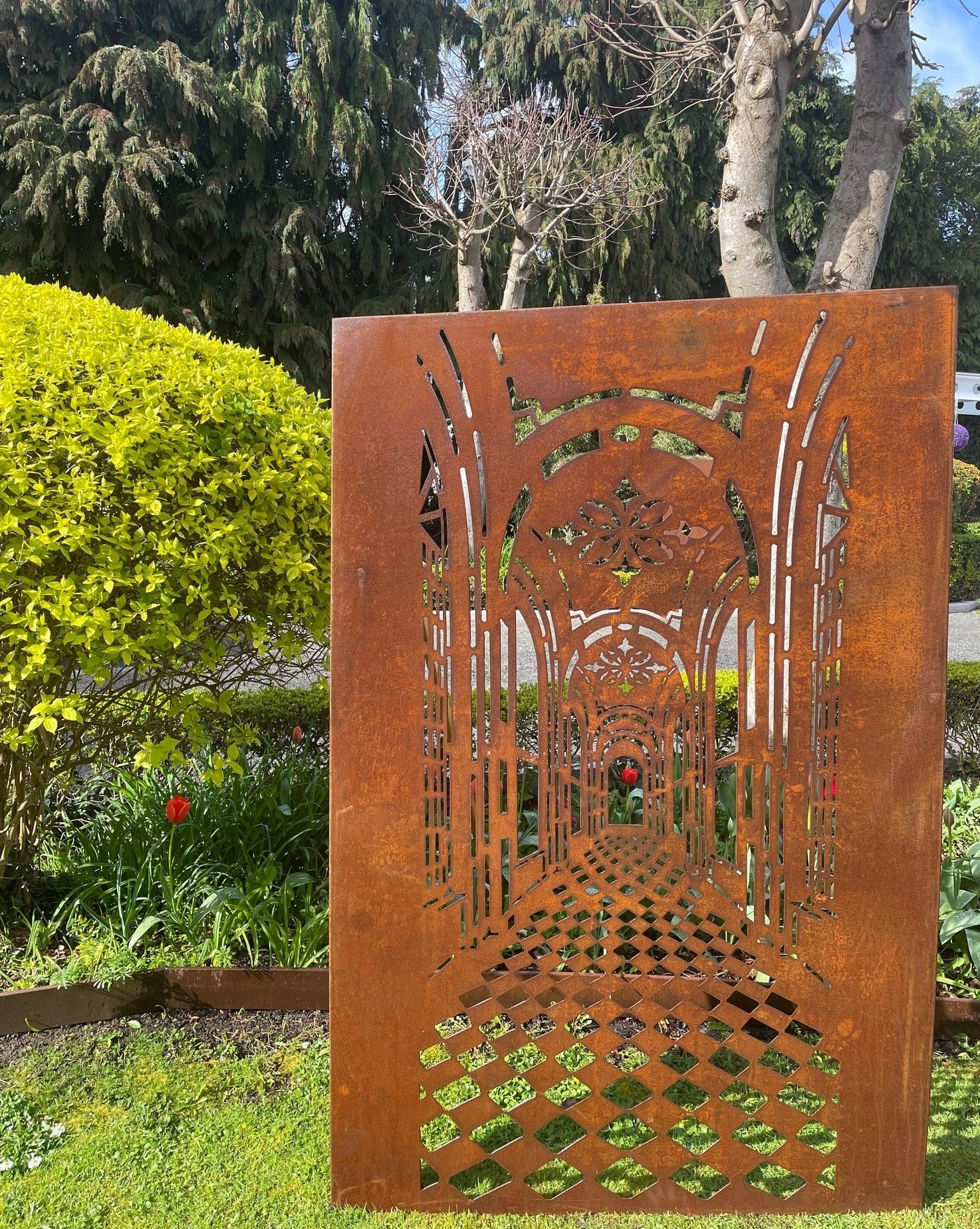 Corten privacy screen - hallway